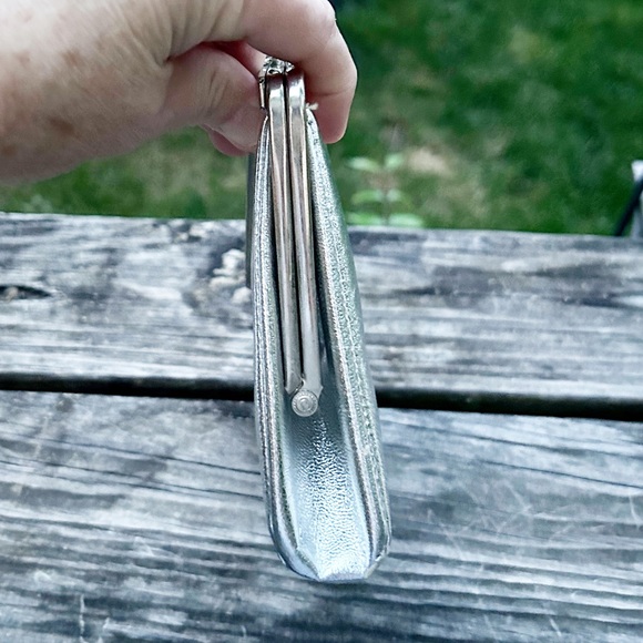 Vintage 1969’s Andè Silver Evening Bag/Hand Clutch with Snake Chain Strap - Picture 11 of 15